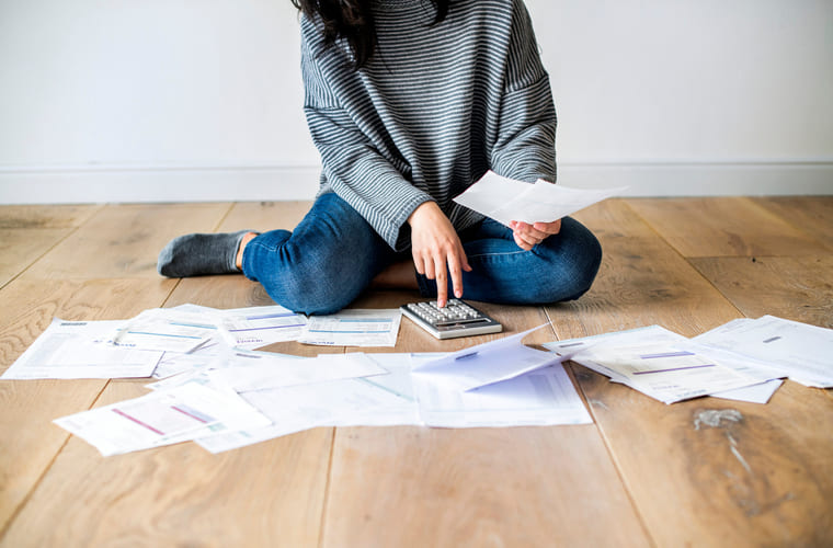 ahorrar o pagar deudas